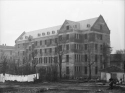 [Immeuble des dames Franciscaines, cours Gambetta]