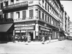 [Le Grand hôtel des Beaux-arts et la Chemiserie Monopole]