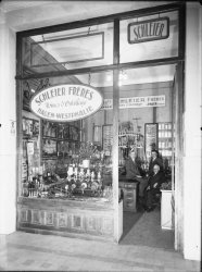 [Foire internationale de Lyon : stand des usines d'outillage Schleier frères]