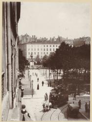 [Place Bellecour : tramway à chevaux]