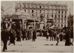 [Vogue, place Ollier, au début du XXe siècle]