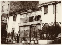 [Hôtel-restaurant de la Grotte ou Café de la Mère Rabois, quai Jean-Jacques Rousseau, à La Mulatière]