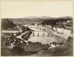 [Vue panoramique de Lyon et des rives de la Saône prise depuis la colline de Fourvière]