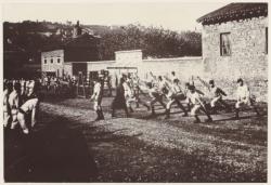 [Gymnastique militaire, au début du XXe siècle]