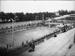 [La Piscine d'été de Cusset à Villeurbanne]