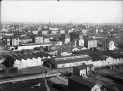 [Vue générale de la commune de Villeurbanne et de ses industries prise depuis les Gratte-Ciel]