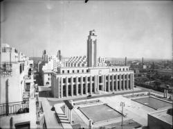 [L'hôtel de ville de Villeurbanne vus depuis un immeuble de la rue Michel-Servet]