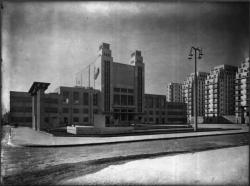 [Le Palais du travail à Villeurbanne]