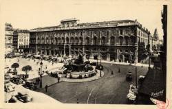 Lyon. - Palais Saint Pierre. - Place des Terreaux