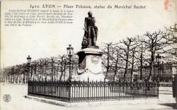Lyon. - Place Tolozan. - statue du Maréchal Suchet