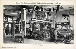 Ecole des Sciences et Arts Industriels La Martinière. - Atelier de tissage