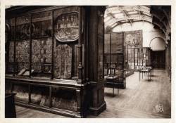 Chambre de Commerce de Lyon. - Musée historique des Tissus. - Palais du Commerce. - Vue de la galerie d'entrée