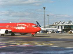 [Aéroport de Lyon-Saint-Exupéry : avion sur le tarmac]