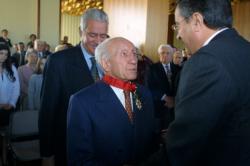 [Henri Malartre décoré dans l'Ordre de la Légion d'honneur]