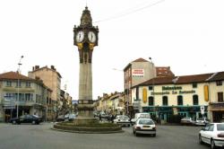 [La place Pierre-Vauboin ou place de l'Horloge à Tassin-la-Demi-Lune]