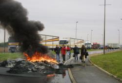 [Grève des négociants en bestiaux à l'aéroport Saint-Exupéry]