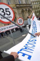 [Manifestation du patronat contre la loi des 35 heures]