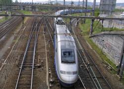 [Ligne TGV dans la région lyonnaise]