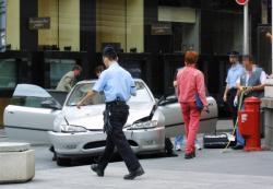 [Inspection de la police technique et scientifique après une tentative de braquage]