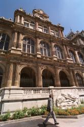 [Le Palais du commerce et de la bourse]