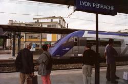 [Trains express régionaux en gare de Lyon-Perrache]