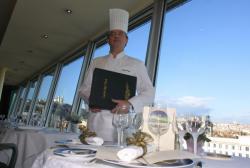 [Alain Desvilles, chef du restaurant gastronomique "Les Trois Dômes" (Sofitel)]