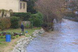 [Inondations dans le Rhône : l'Yseron en crue à Oullins]