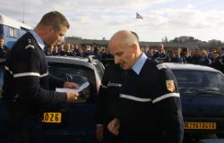 [Manifestation des gendarmes à la caserne Raby, à Bron]