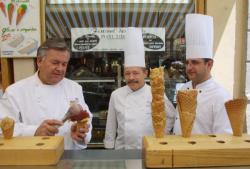 [La pâtisserie Michel Debeaux]