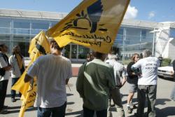 [Manifestation anti-OGM devant le siège de Monsanto à Bron]