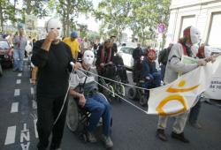 [Manifestation des handicapés à Lyon]