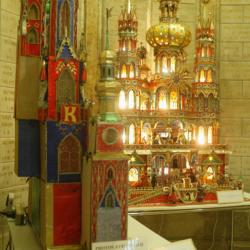 [Crypte de la basilique Notre-Dame de Fourvière : exposition de crèches miniatures de Cracovie]