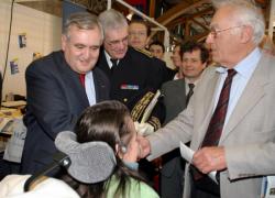 [Salon Handica, 2005 : visite de Jean-Pierre Raffarin]