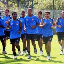 [Les joueurs de l'Olympique lyonnais au centre d'entrainement de Tola-Vologe]