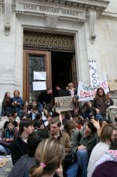 [Lycée Edouard Herriot : manifestation lycéenne contre la Loi Fillon]