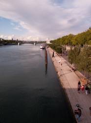 Le Quai Claude Bernard