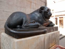 Un des deux lions de la Place Sathonay