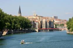 Quai de Saône. Eglise Saint-Georges