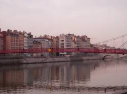 La Passerelle Saint-Georges et la maison Blanchon