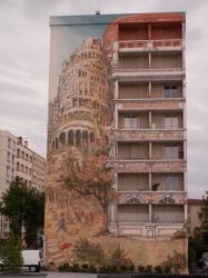 Place Mendès-France : fresque "La Tour de Babel" par Nicolas de Crécy