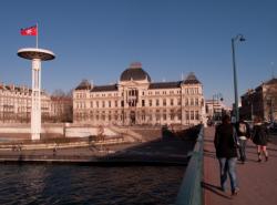 L'université Jean Moulin depuis le pont de l'Université