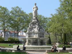 La fontaine Morand sur la place Lyautey