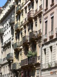 [Façades des immeubles de la rue Godefroy]