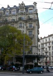 [Immeuble de logements, place Jules Ferry]