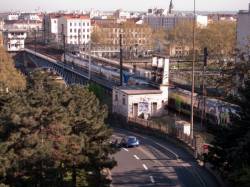 Le viaduc ferroviaire vu depuis la terrasse au dessus du tunnel sous Fourvière