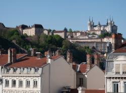 Fourvière vu depuis la terrasse ouest du centre d'échanges de Perrache