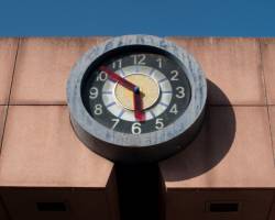 Entrée sud de la gare de Perrache : l'horloge