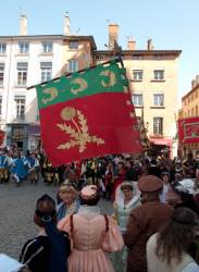 Fête des Pennons sur la place Saint-Jean