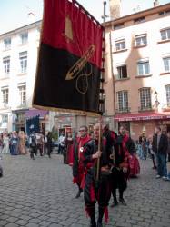 Fête des Pennons sur la place Saint-Jean