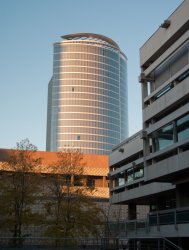 La bibliothèque de la Part-Dieu et la Tour Oxygène